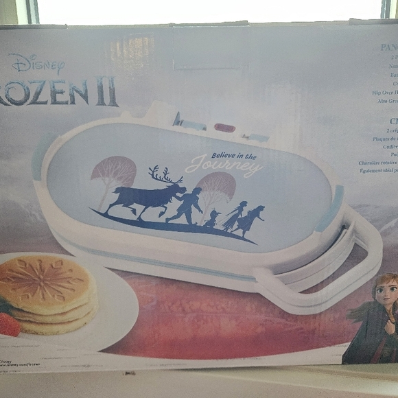 Disney Frozen II Pancake Maker - Picture 2 of 4